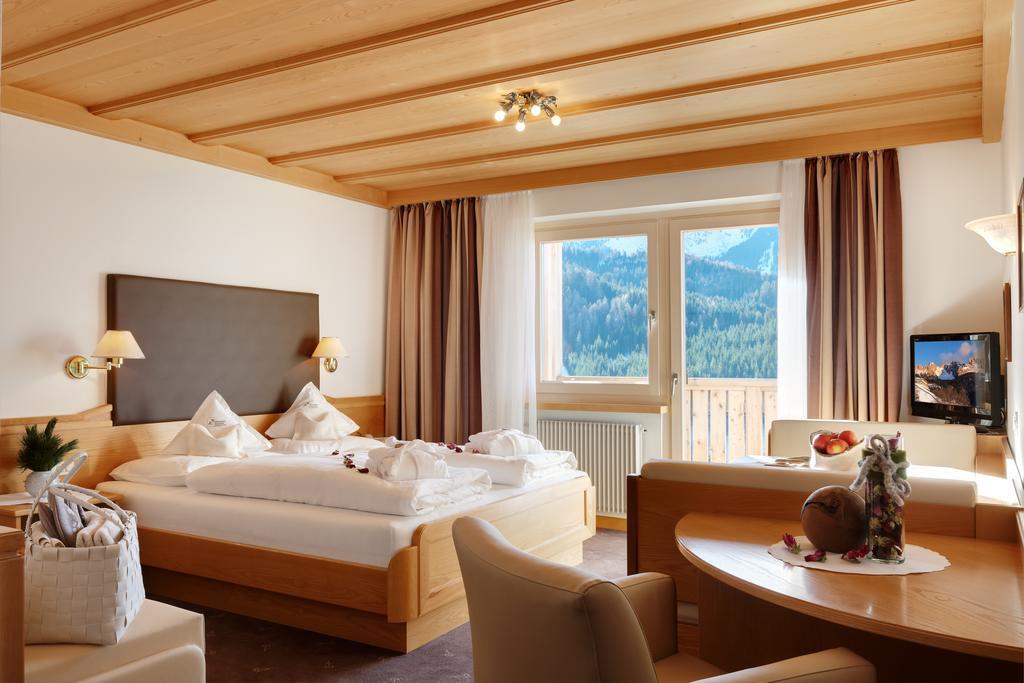 Kraeuterhotel Zischghof Obereggen Luaran gambar